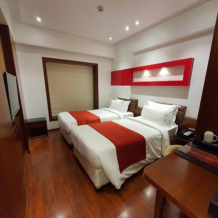 Hotel Mbc Citadel Нашик Екстериор снимка