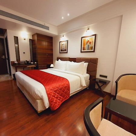 Hotel Mbc Citadel Нашик Екстериор снимка