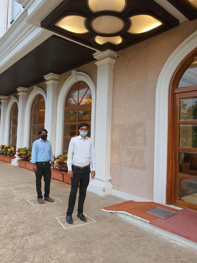 Hotel Mbc Citadel Нашик Екстериор снимка