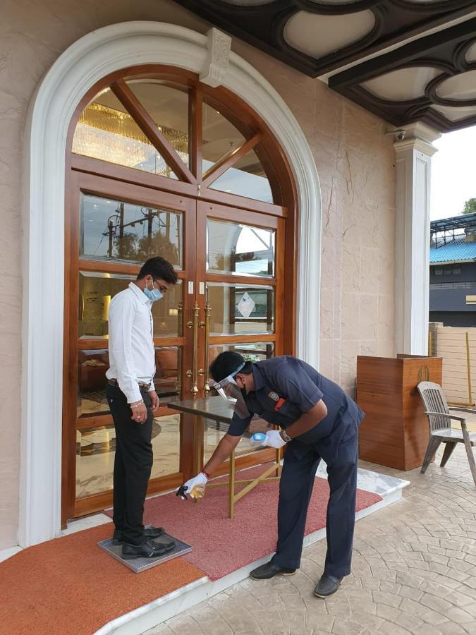 Hotel Mbc Citadel Нашик Екстериор снимка