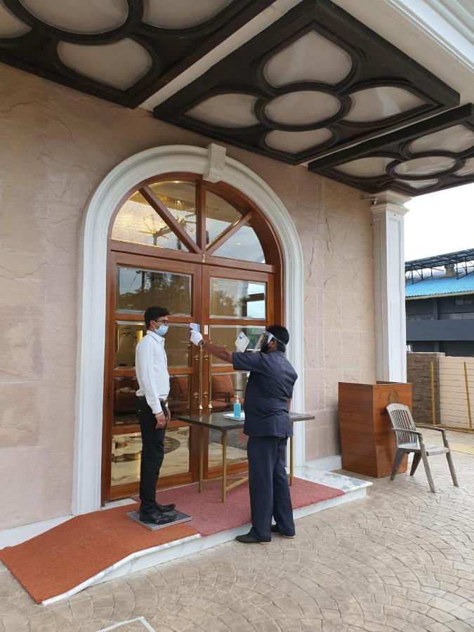 Hotel Mbc Citadel Нашик Екстериор снимка