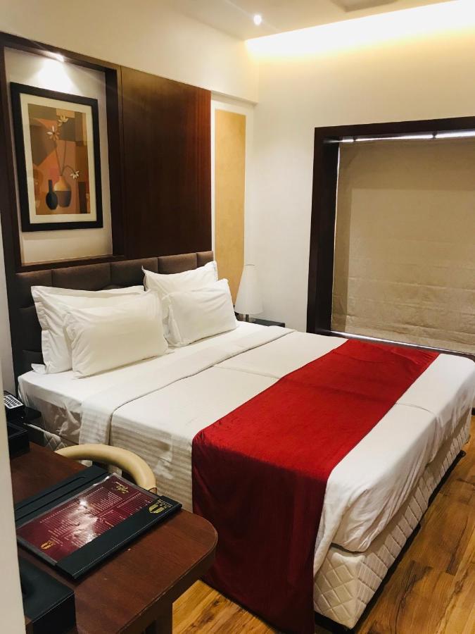 Hotel Mbc Citadel Нашик Екстериор снимка