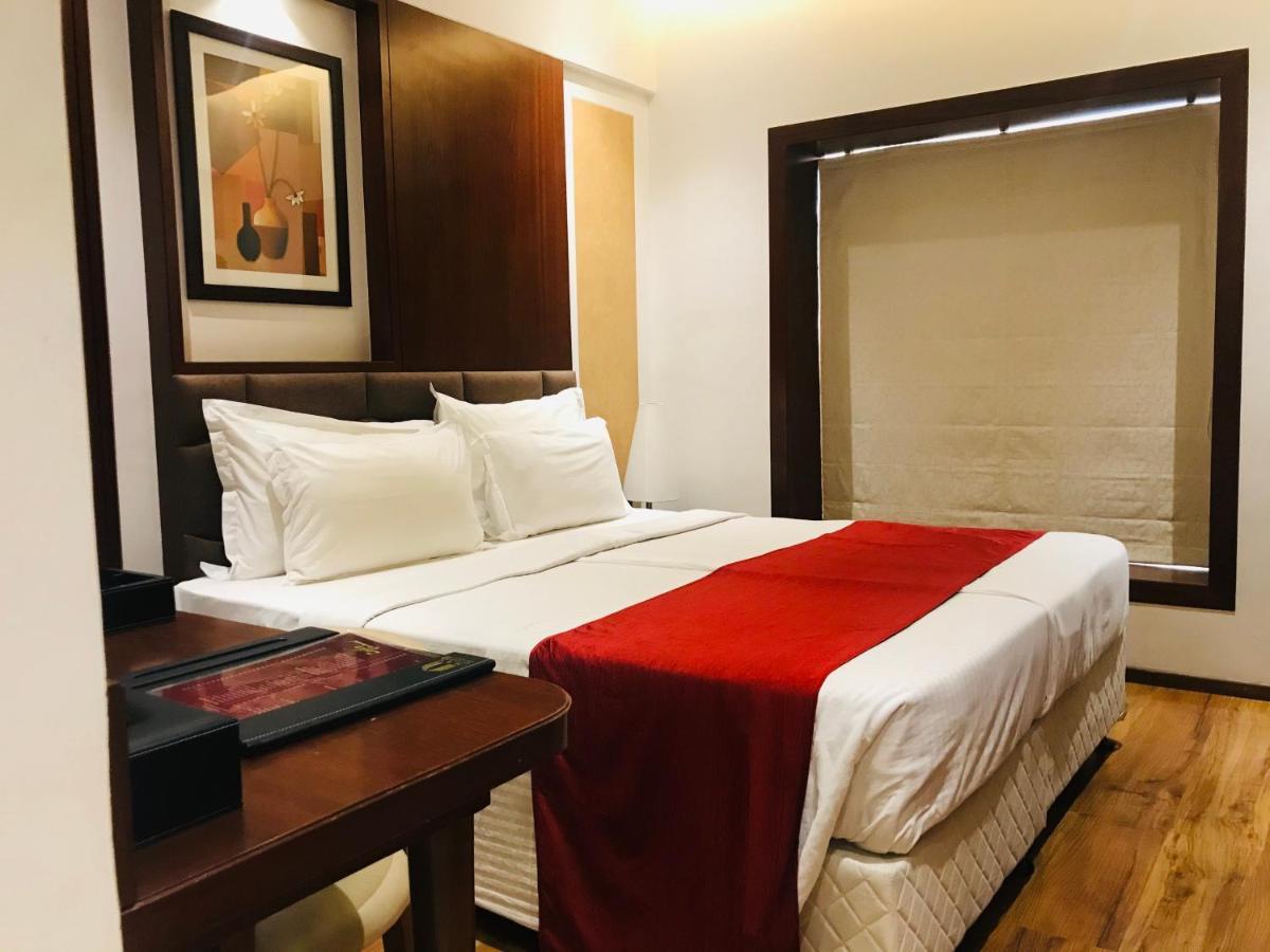 Hotel Mbc Citadel Нашик Екстериор снимка
