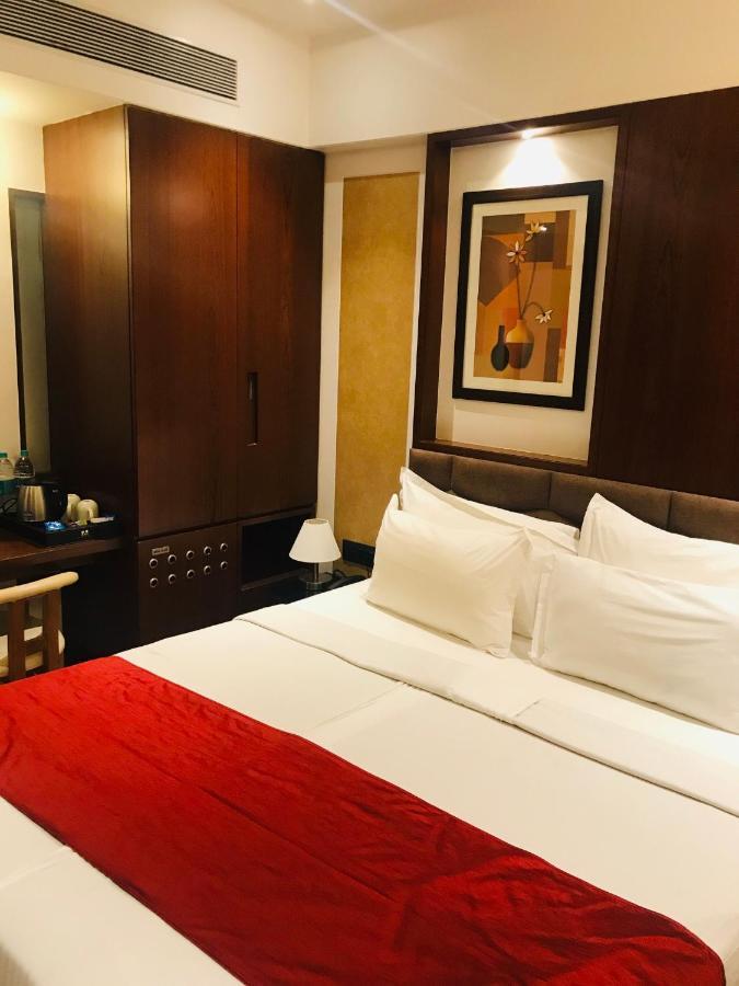 Hotel Mbc Citadel Нашик Екстериор снимка