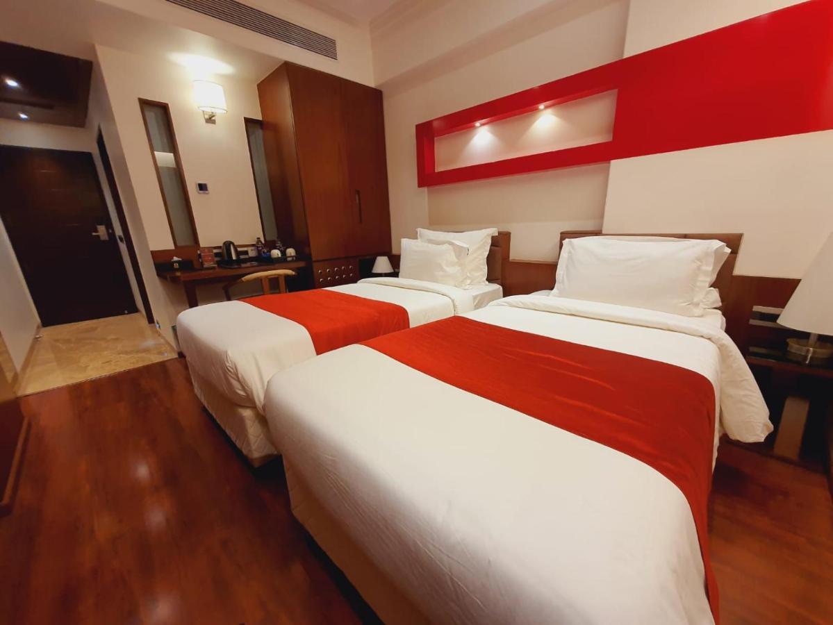 Hotel Mbc Citadel Нашик Екстериор снимка