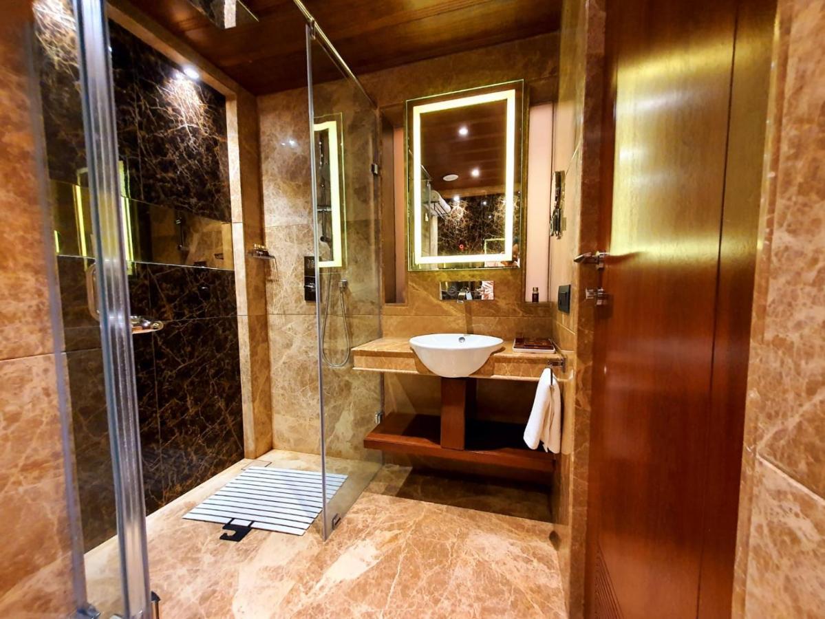 Hotel Mbc Citadel Нашик Екстериор снимка