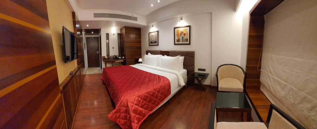 Hotel Mbc Citadel Нашик Екстериор снимка