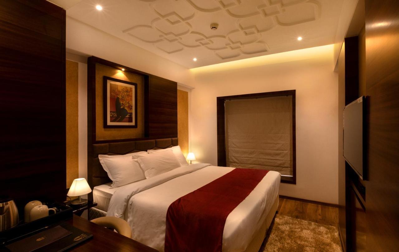 Hotel Mbc Citadel Нашик Екстериор снимка
