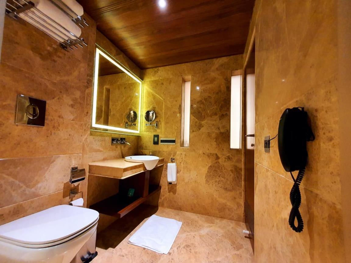 Hotel Mbc Citadel Нашик Екстериор снимка